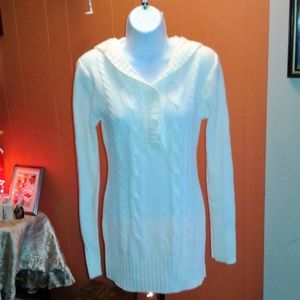 WHITE MID LENGTH SWEATER